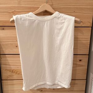 The frankie shop eva padded shoulder muscle t-shirt